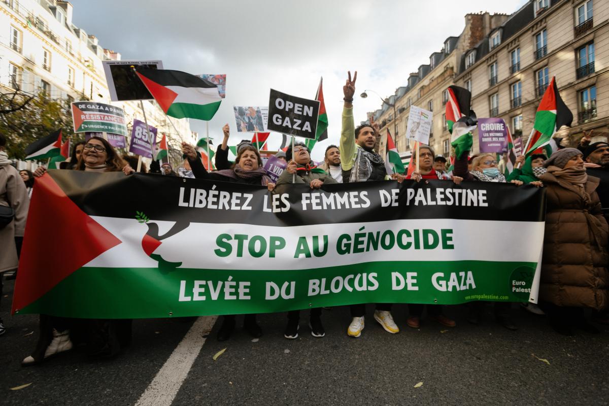 Appel à manifester le 8 octobre 2024 – 19h République : Féministes contre l’armement et pour la fin du génocide en Palestine